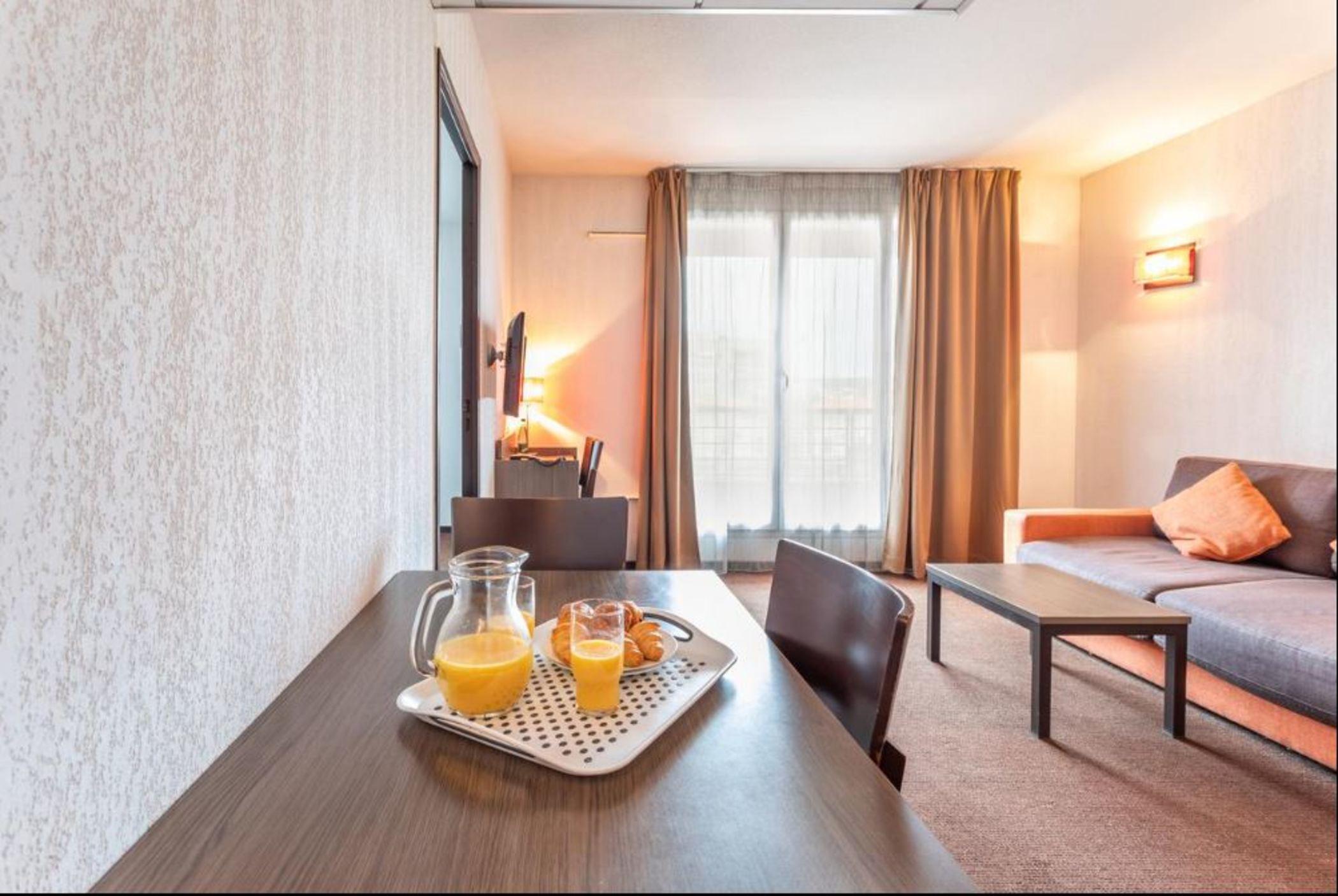 Comfort Aparthotel Nimes Centre Exterior photo