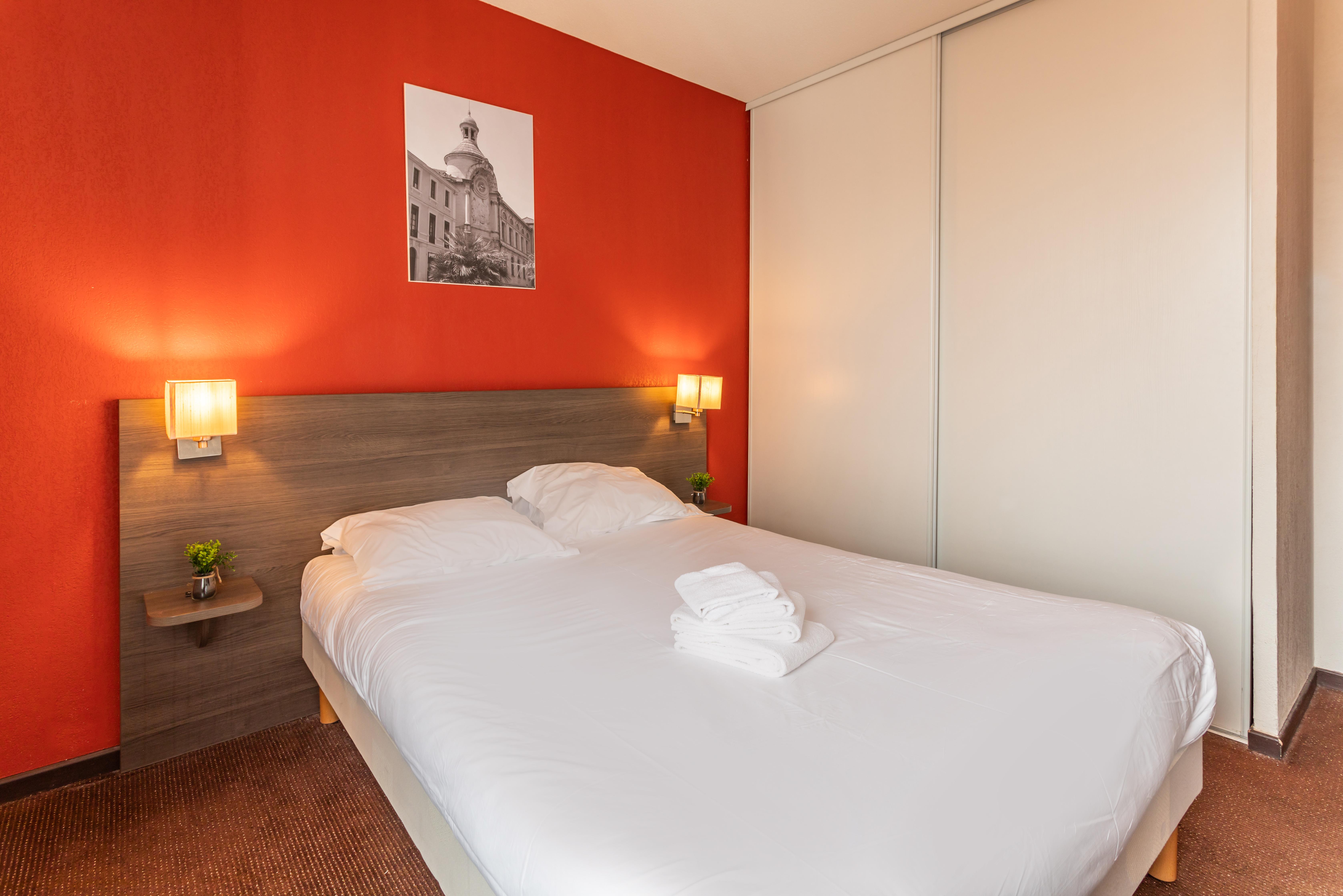 Comfort Aparthotel Nimes Centre Exterior photo