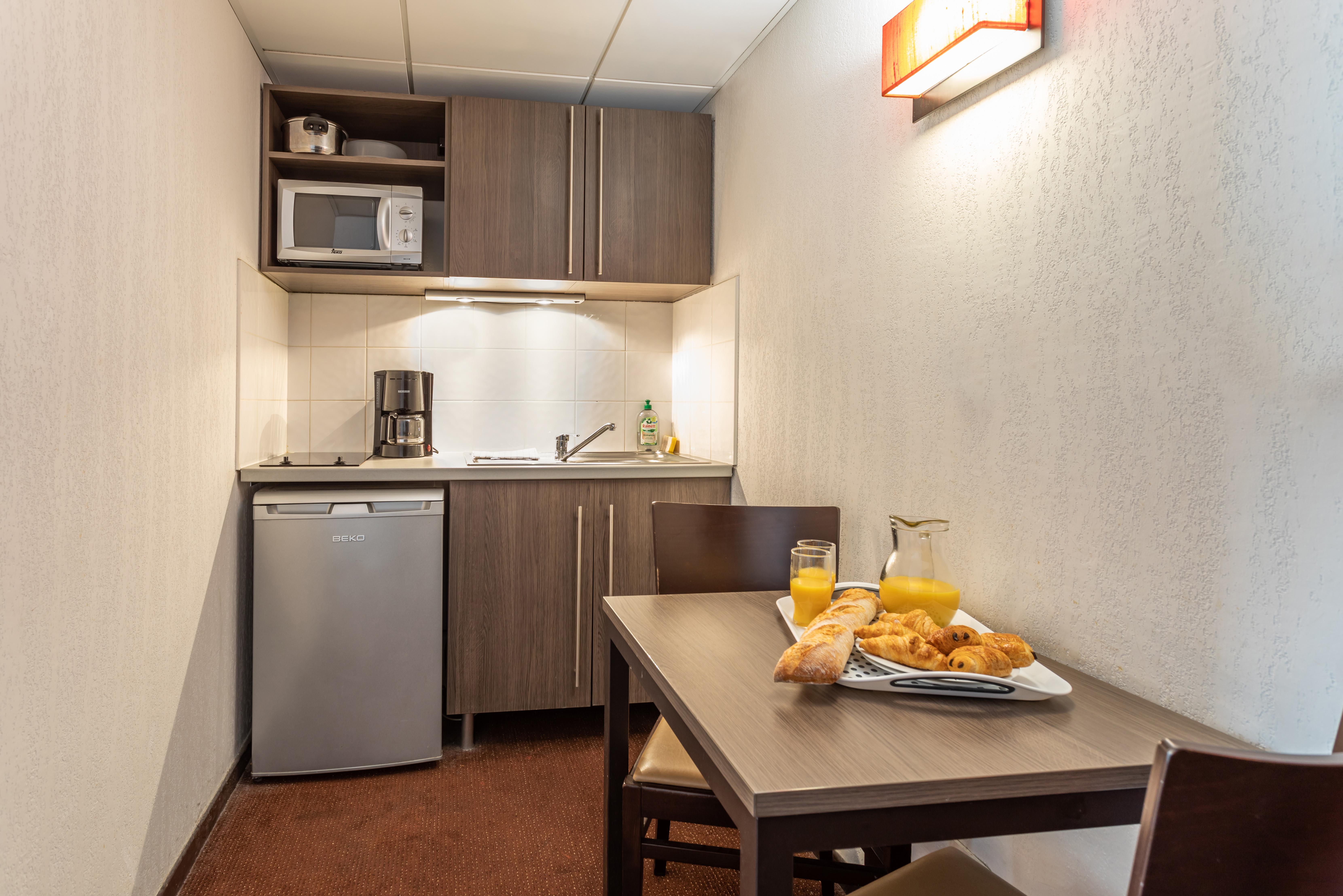 Comfort Aparthotel Nimes Centre Exterior photo
