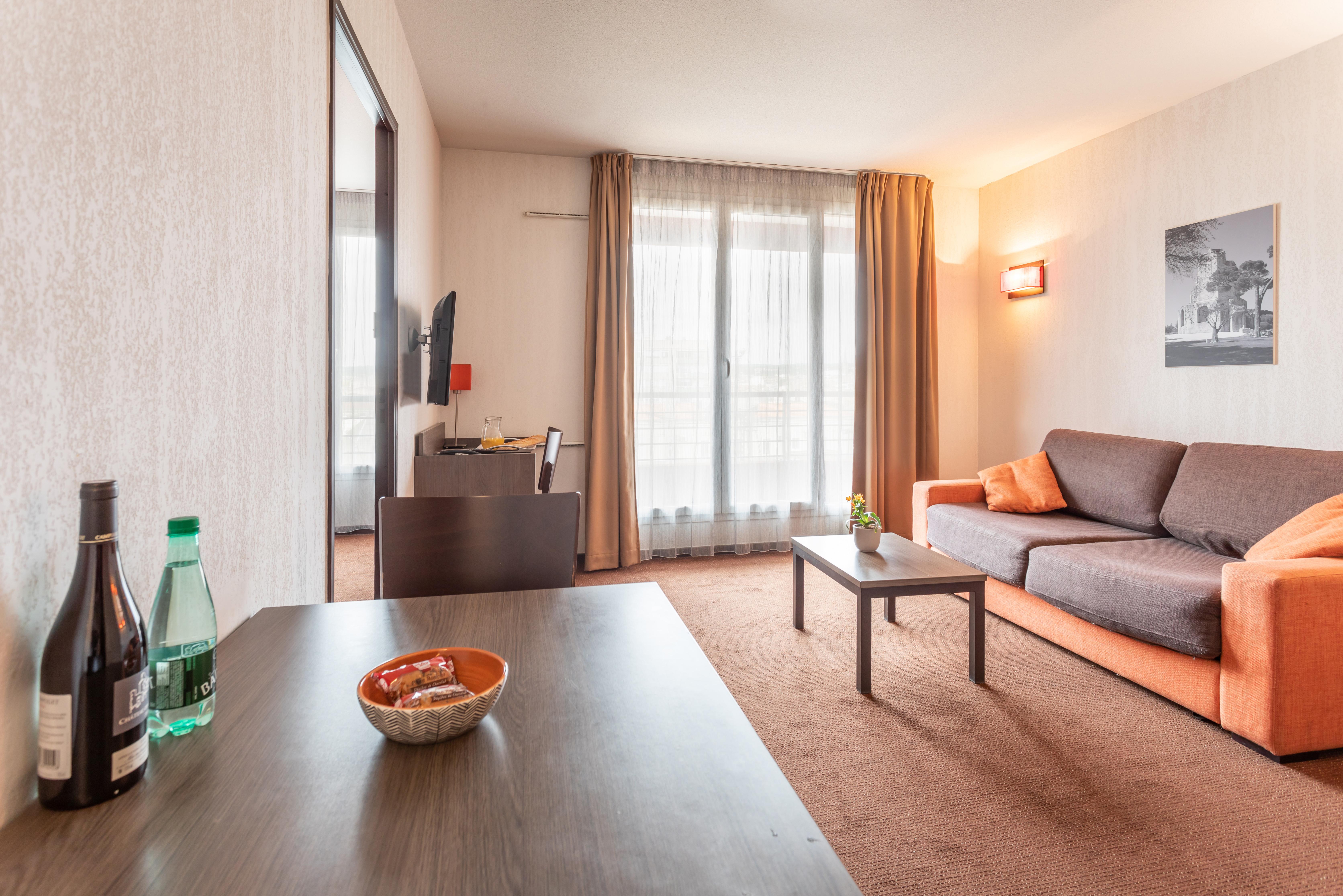 Comfort Aparthotel Nimes Centre Exterior photo