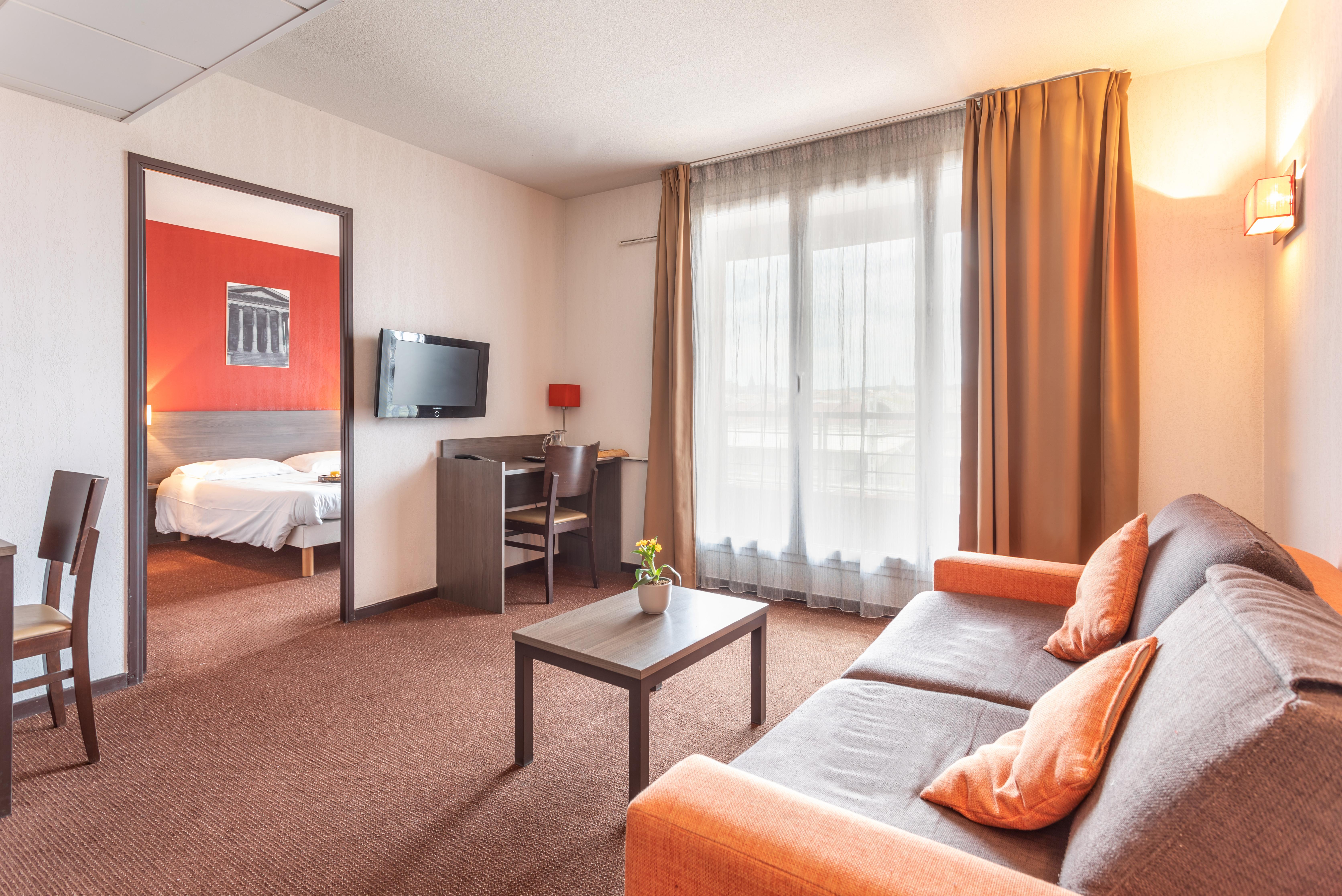 Comfort Aparthotel Nimes Centre Exterior photo