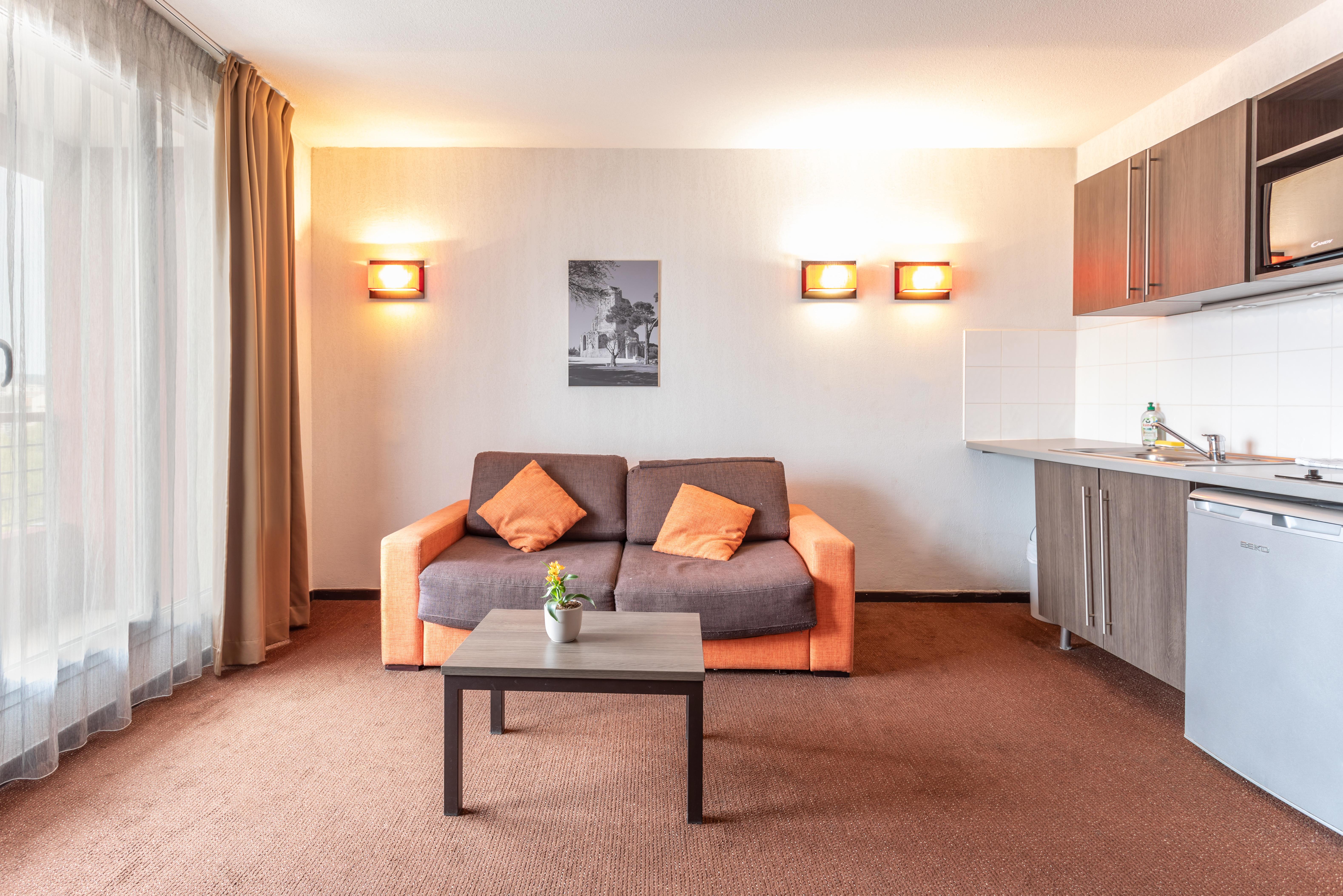 Comfort Aparthotel Nimes Centre Exterior photo