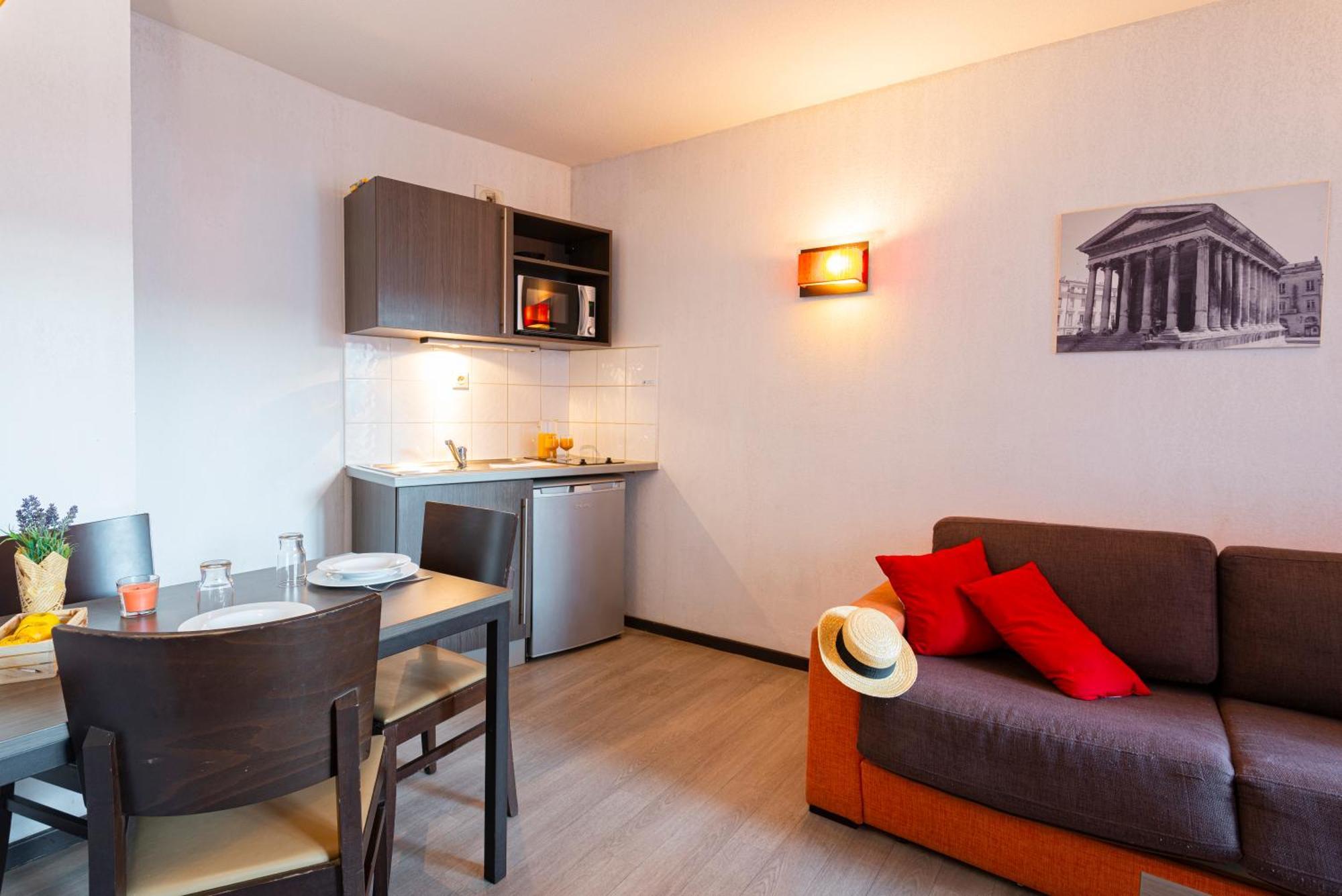 Comfort Aparthotel Nimes Centre Exterior photo