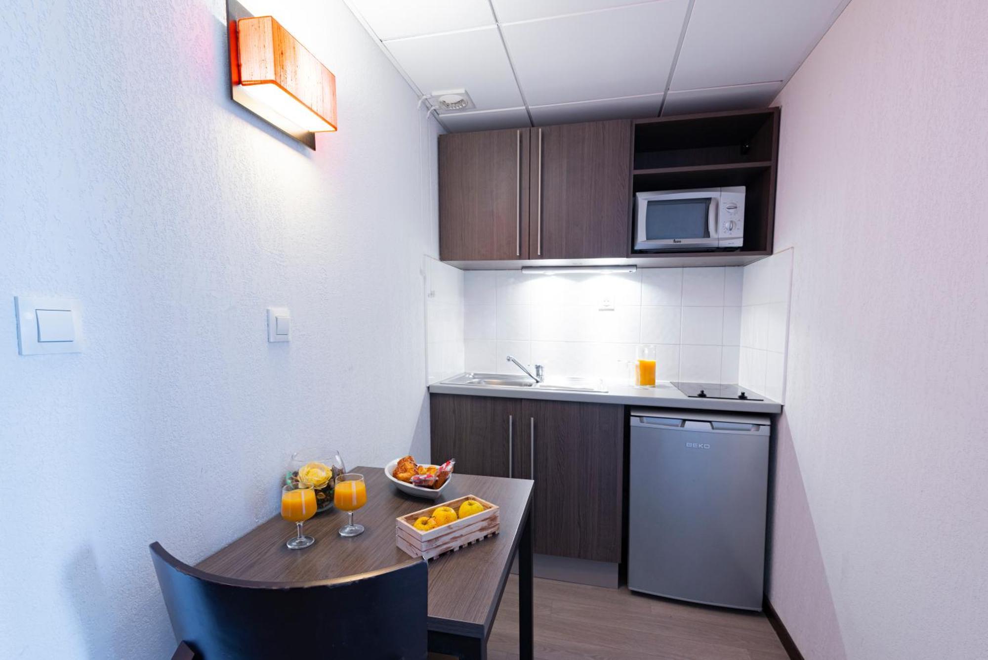Comfort Aparthotel Nimes Centre Exterior photo