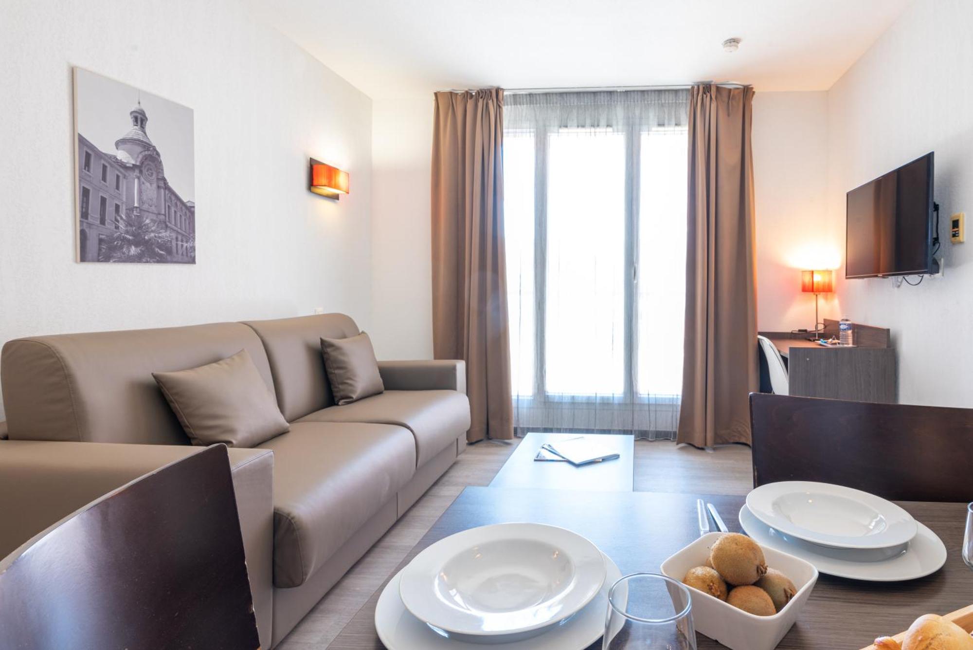 Comfort Aparthotel Nimes Centre Exterior photo