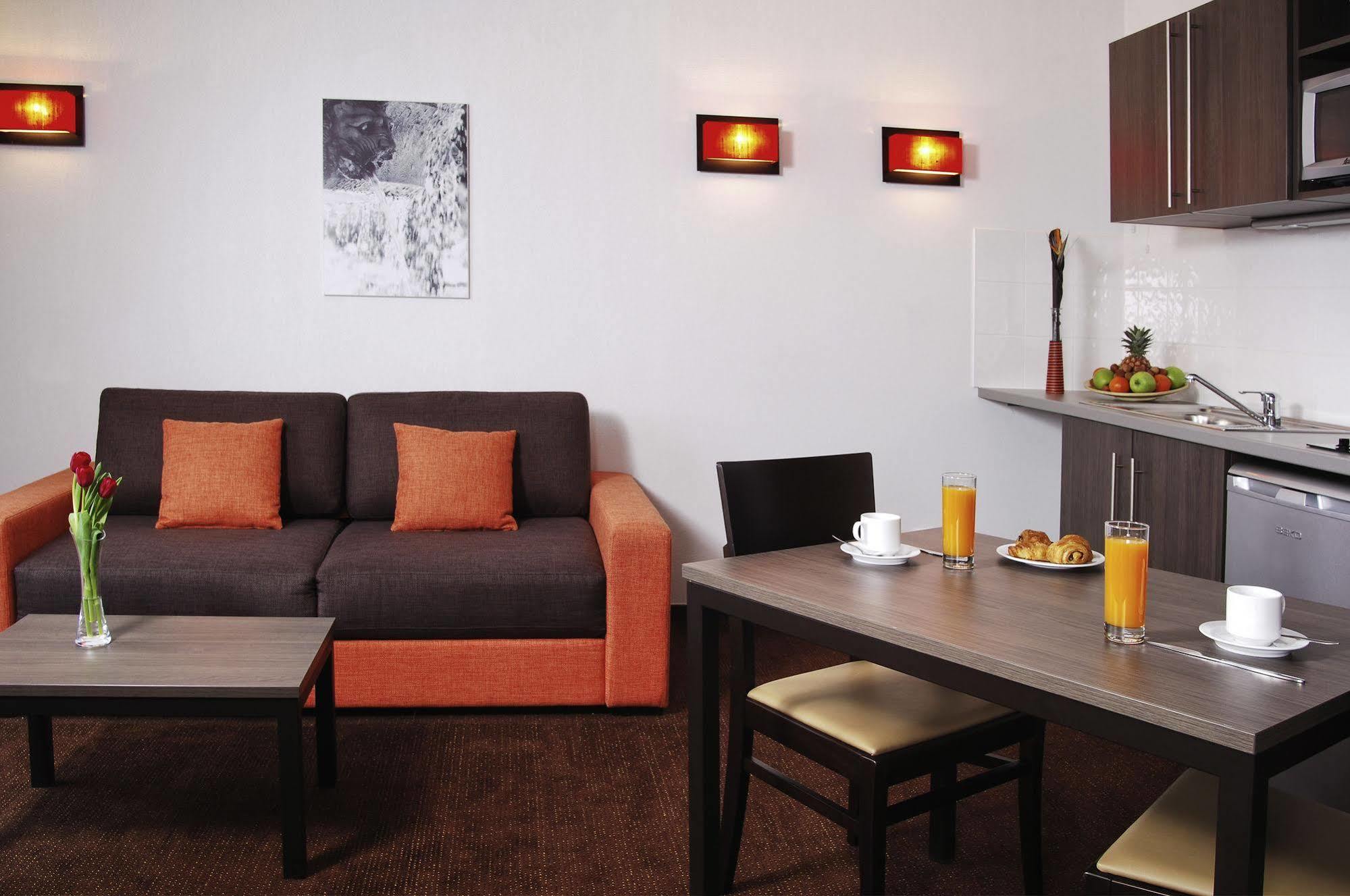 Comfort Aparthotel Nimes Centre Room photo